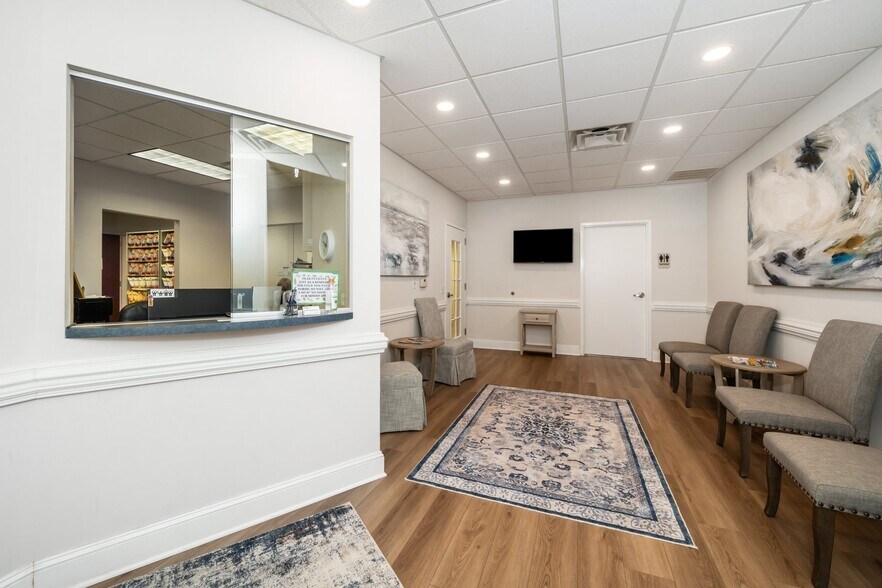 Primary Photo Of 3731 NW Cary Pky, Cary Medical For Lease