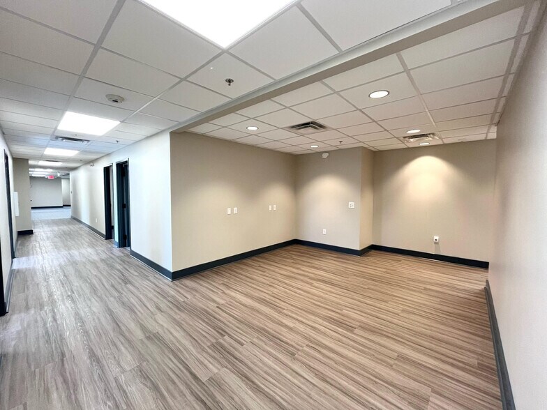 More Photos Of 307 Southgate Ct, Brentwood Medical For Lease