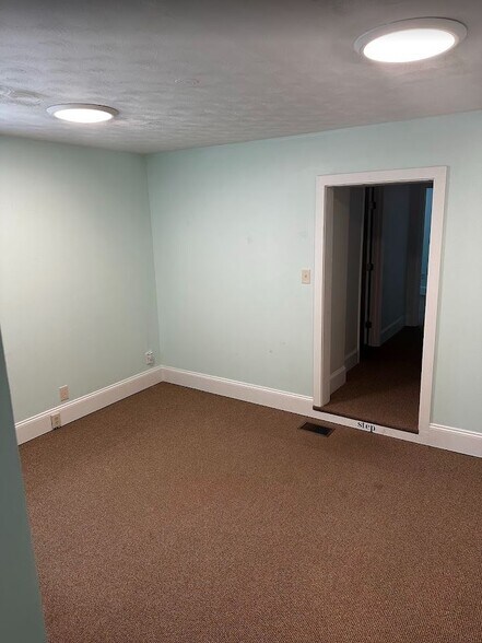 More Photos Of 117 Longwood Dr SE, Huntsville Storefront Retail Office For Lease