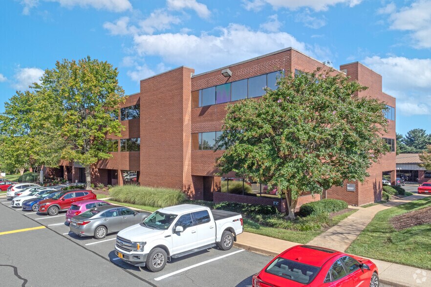 More Photos Of 11208 Waples Mill Rd, Fairfax Unknown For Lease