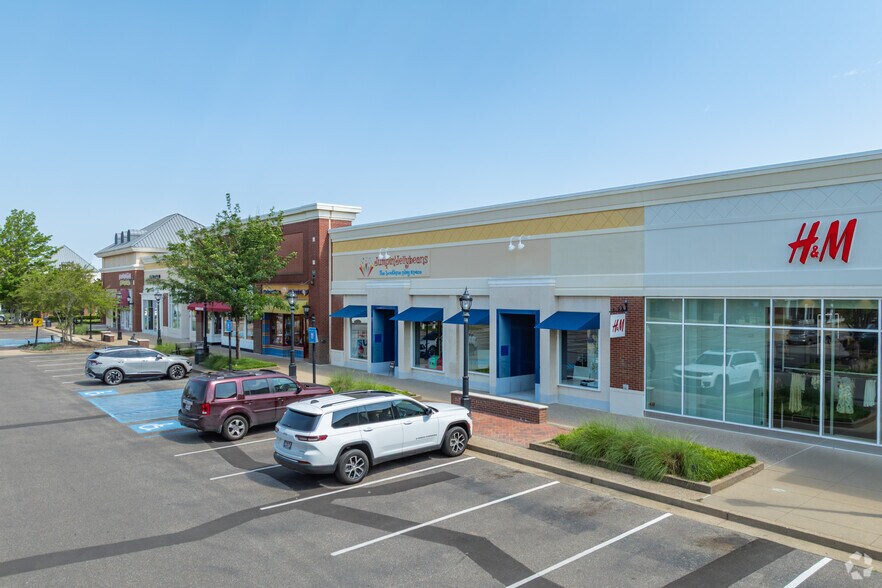 More Photos Of 4674 Merchants Park Cir, Collierville Unknown For Lease