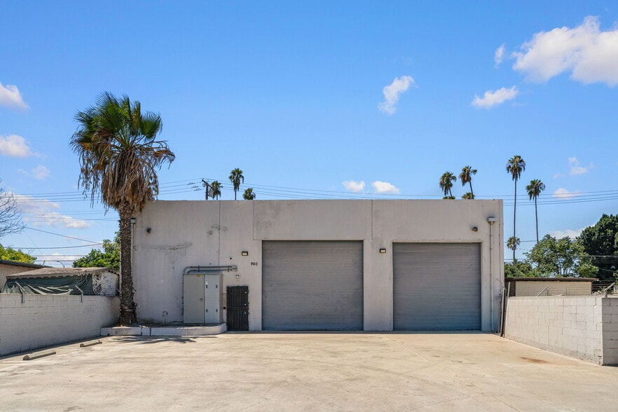 More Photos Of 960 W 1st St, Pomona Warehouse For Sale
