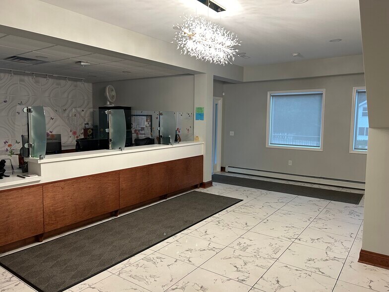 More Photos Of 70 Linwood Ave, Orchard Park Office For Sale