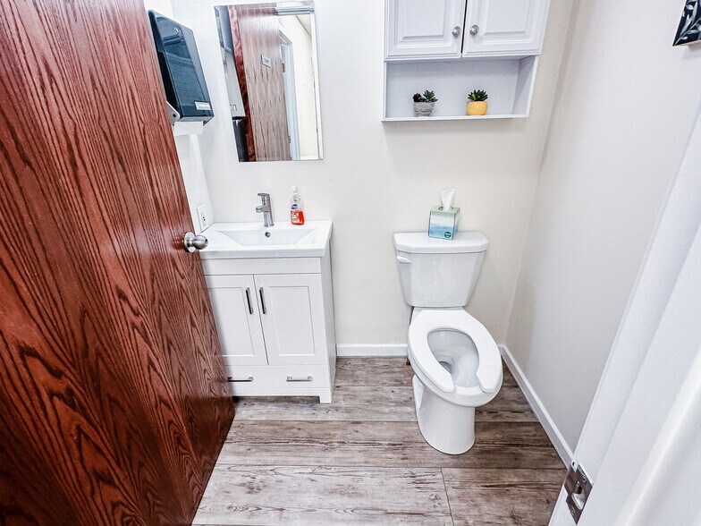 More Photos Of 4649 N Breton Ct SE, Grand Rapids Medical For Sale