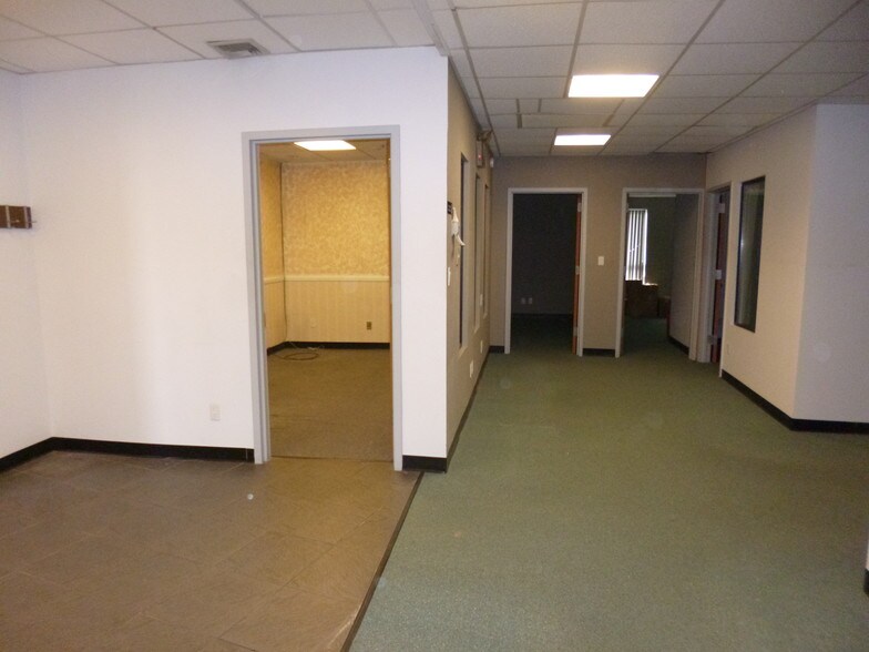 More Photos Of 258 E Meadow Ave, East Meadow Office For Sale