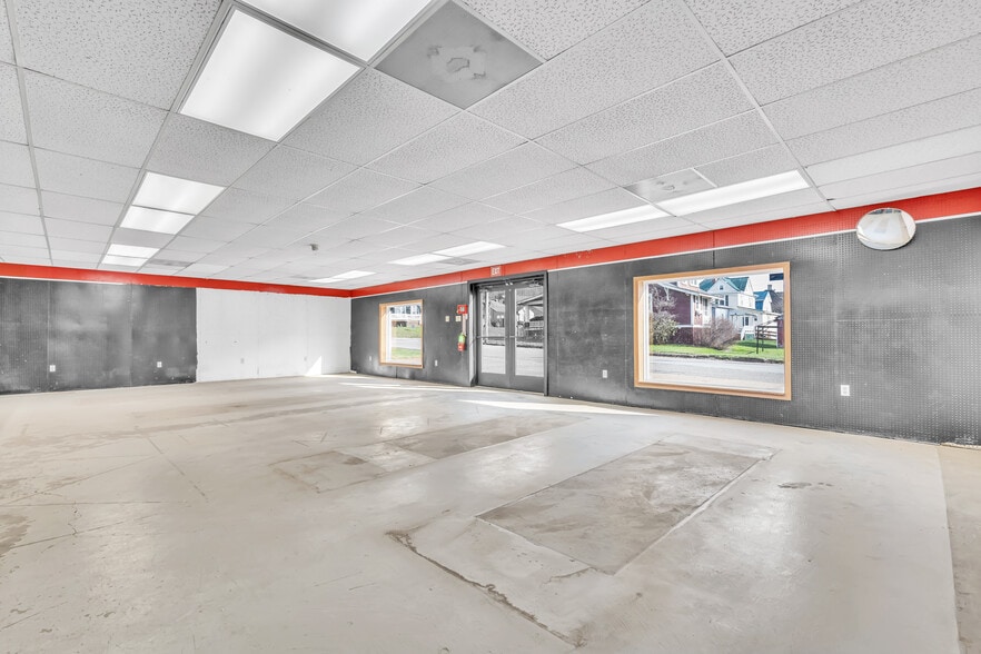 More Photos Of 274 Monroe Ave, New Martinsville Freestanding For Sale