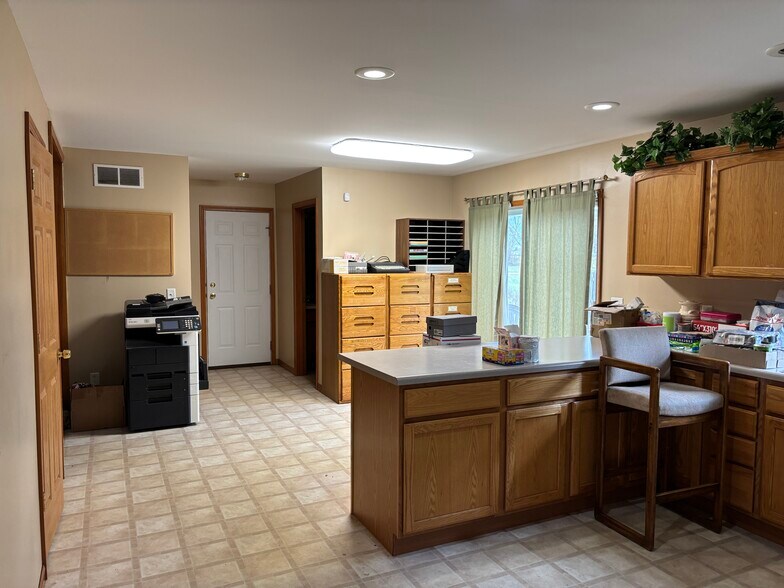 More Photos Of 621 S Grand Ave, Fowlerville Office Residential For Sale