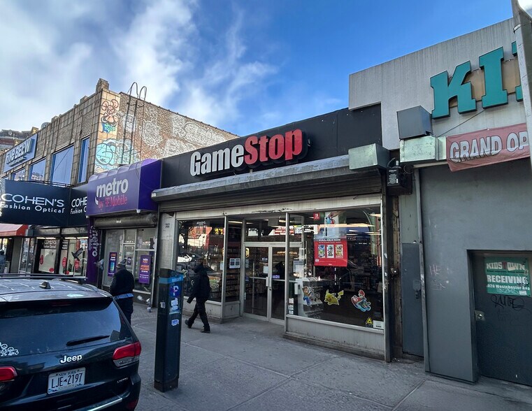 More Photos Of 1041 Southern Blvd, Bronx General Retail For Lease