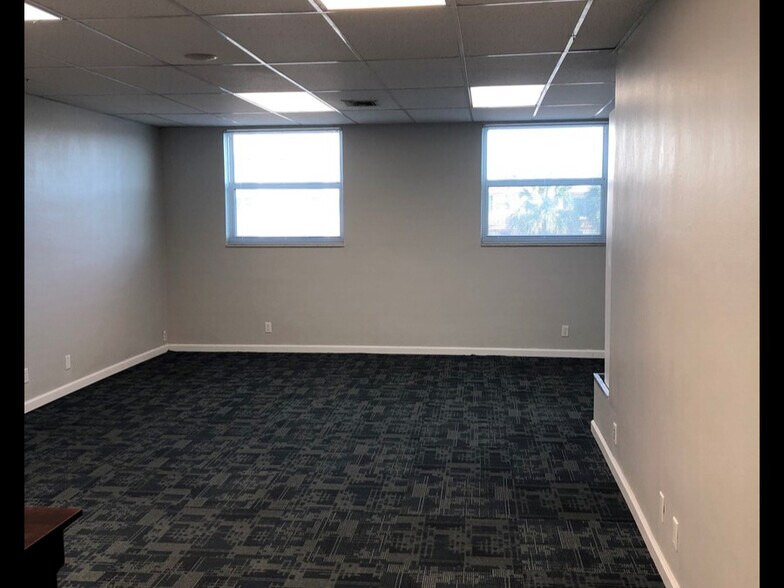 More Photos Of 2430 E Commercial Blvd, Fort Lauderdale Storefront Retail Office For Lease