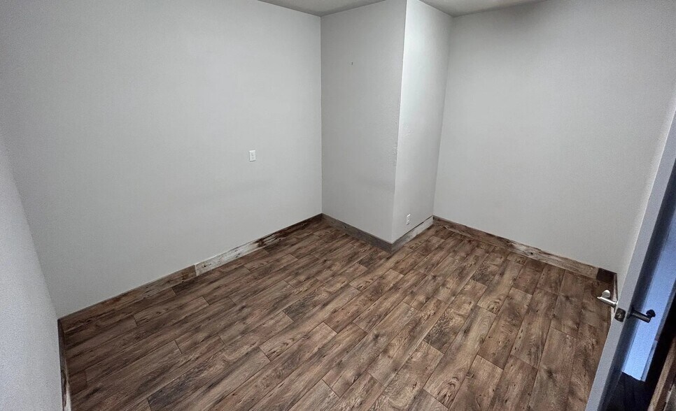 More Photos Of 534 N 5th Ave, Pocatello Storefront Retail Residential For Lease