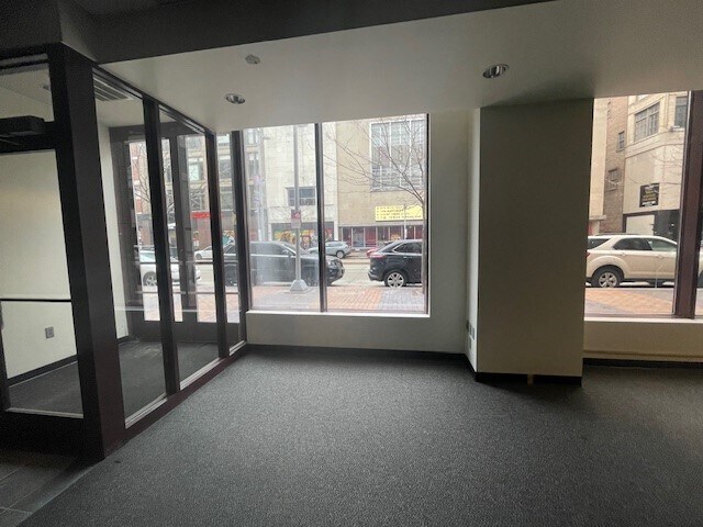 More Photos Of 313 Euclid Ave, Cleveland Parking Garage For Lease