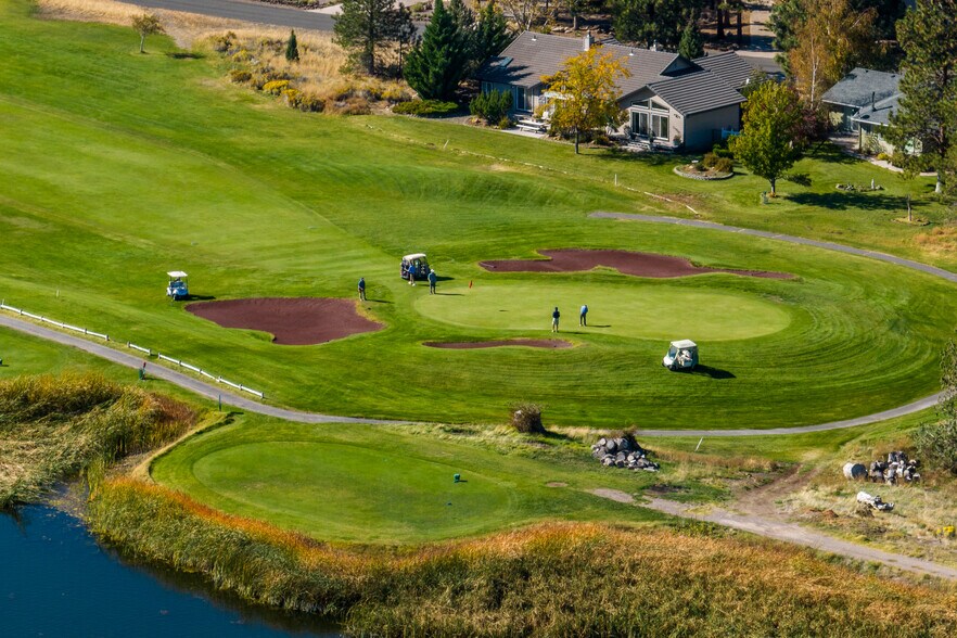 5925 Country Club Dr, Weed, CA 96094 Golf Course Driving Range For