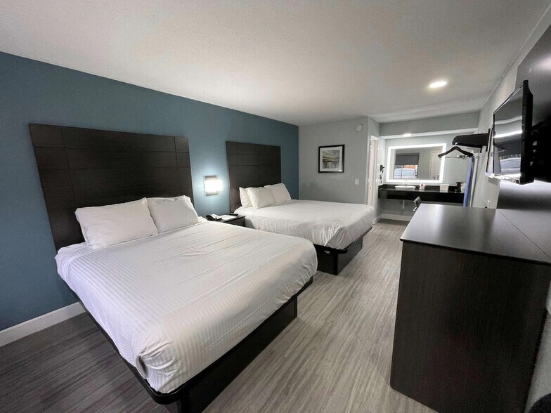 More Photos Of 900 N Main Ave, San Antonio Hotel For Sale