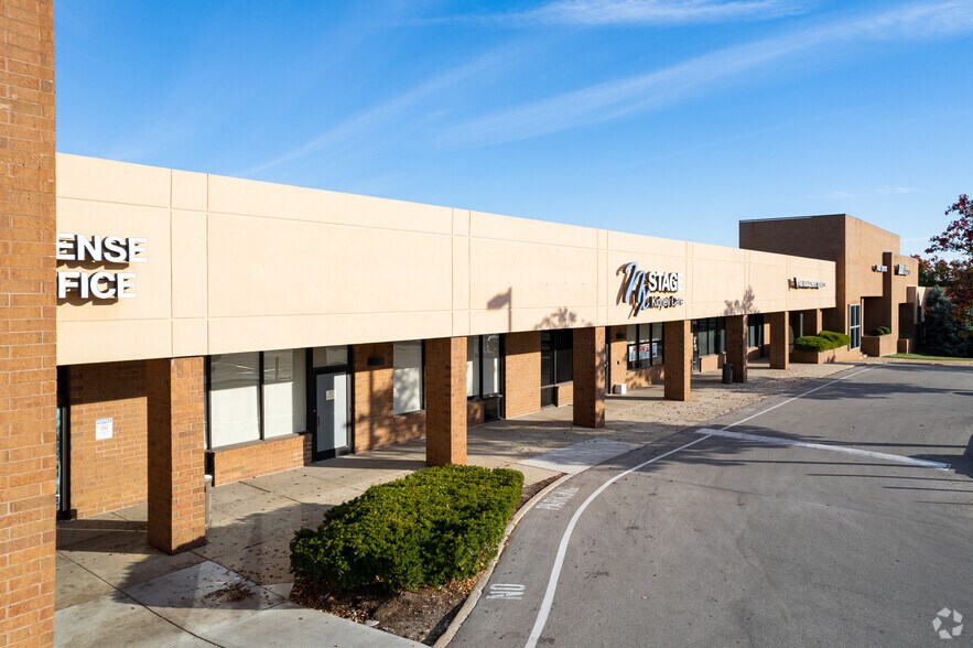 More Photos Of 1010-1092 Old Des Peres Rd, Des Peres Unknown For Lease