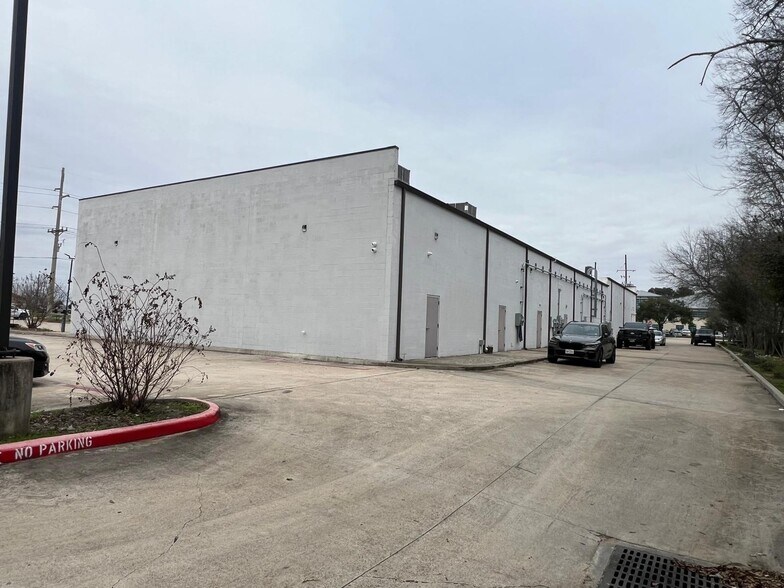 More Photos Of 1780 N Major Dr, Beaumont Storefront For Sale