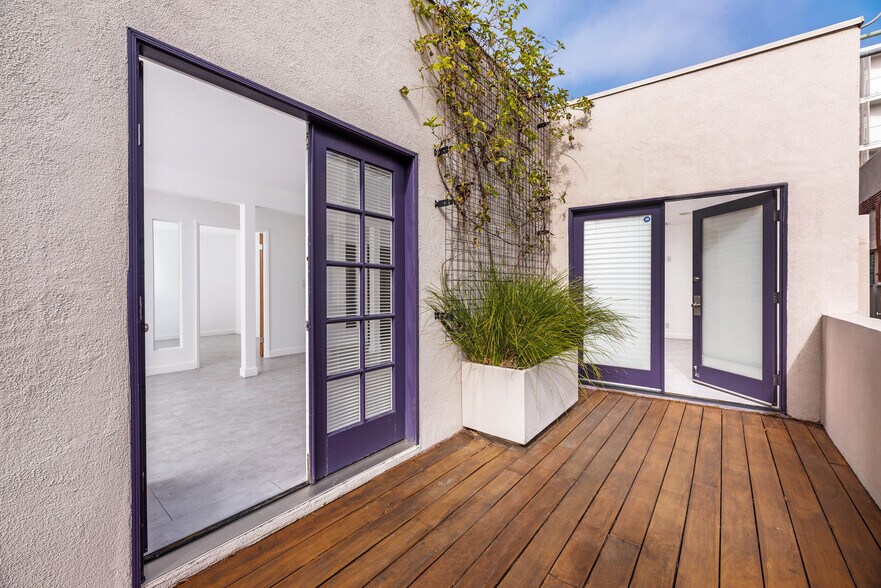 More Photos Of 2842-2912 Colorado Ave, Santa Monica Flex For Lease