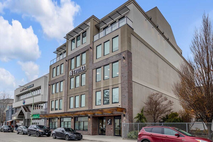 Primary Photo Of 554 Leon Av, Kelowna Office For Sale