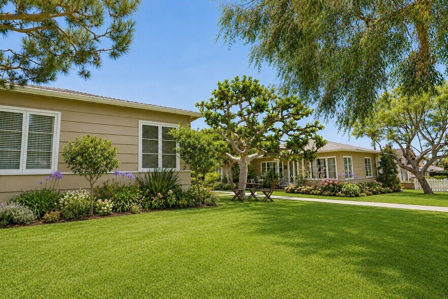 More Photos Of 379 Aster St, Laguna Beach Apartments For Sale