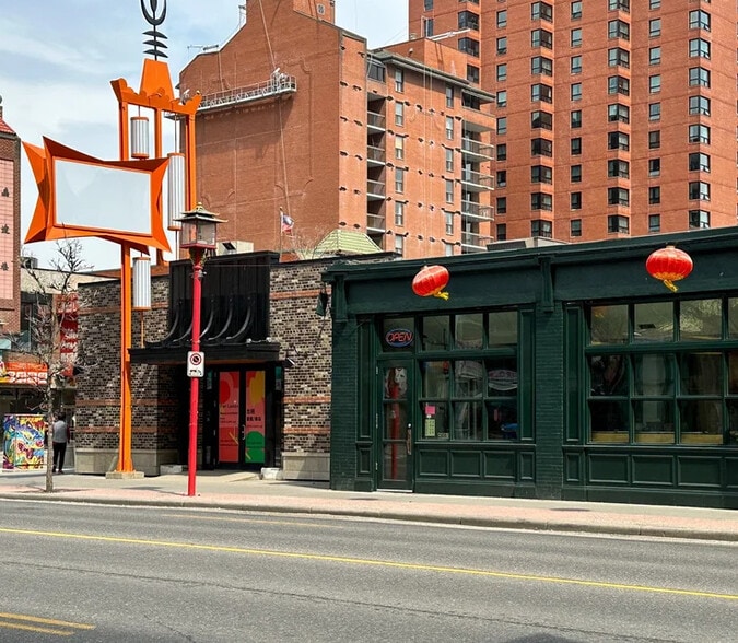 More Photos Of 302 Centre St S, Calgary Freestanding For Lease