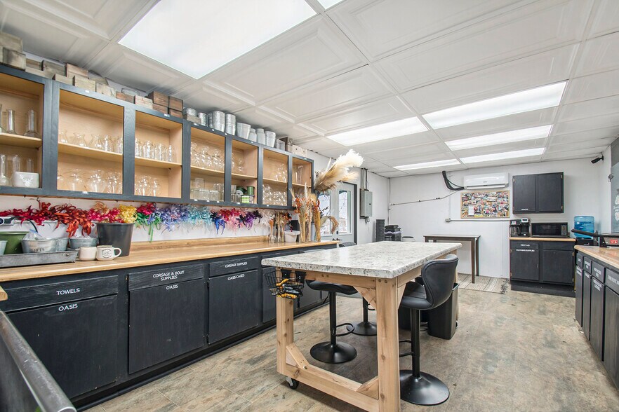 More Photos Of 111 Commercial St, Dowagiac Storefront Retail Residential For Sale