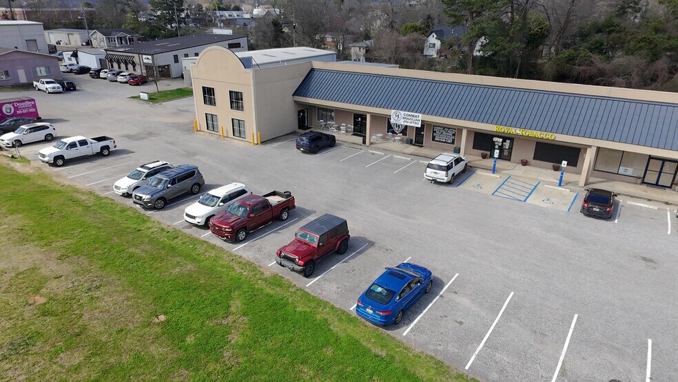 Primary Photo Of 3242-3258 Cahaba Heights Rd, Birmingham Unknown For Lease