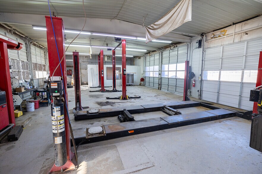 More Photos Of 11209 W Kellogg, Wichita Auto Dealership For Sale