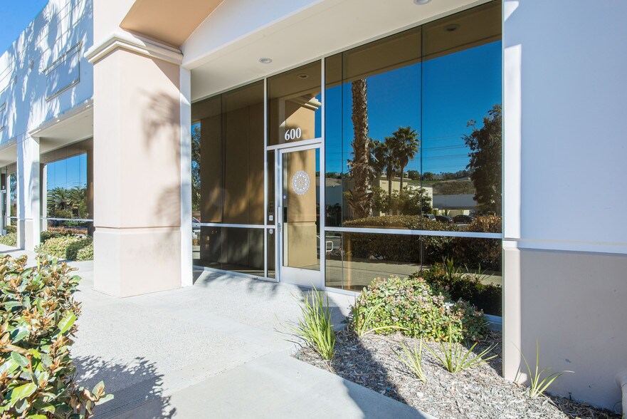 More Photos Of 1221 Puerta Del Sol, San Clemente Warehouse For Lease