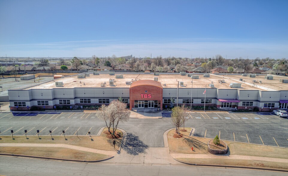 More Photos Of 7800 NW 85th Ter, Oklahoma City Medical For Lease