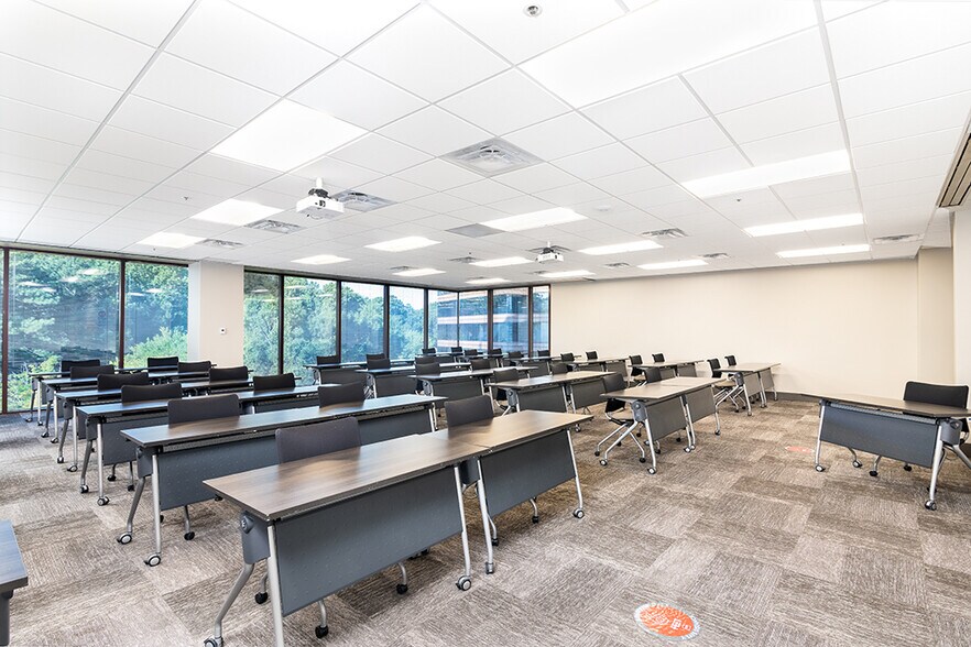 More Photos Of 1850 Parkway Pl, Marietta Office For Lease