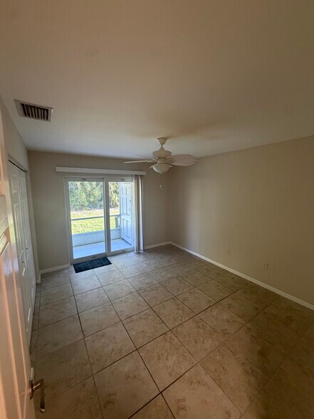 More Photos Of 860 NW River Shores Blvd, Stuart Apartments For Sale