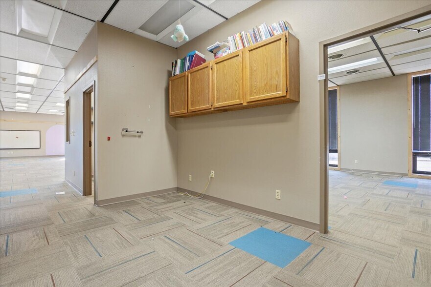 More Photos Of 1904 E 15th St, Cheyenne Office For Sale