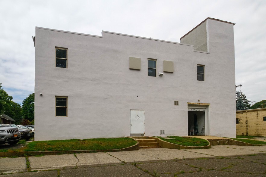 More Photos Of 2365 Milburn Ave, Baldwin Distribution For Sale