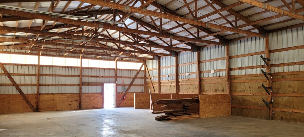 More Photos Of 1300 N Reed Station Rd, Carbondale Industrial For Sale