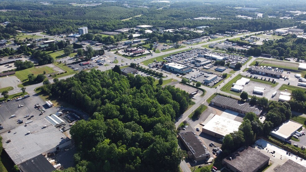 More Photos Of 3350 20th Ave SE, Newton Industrial For Sale