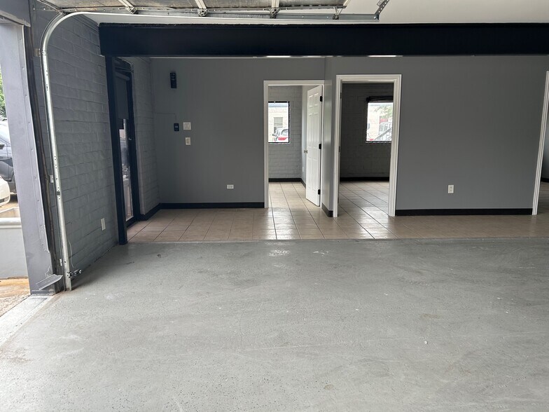 More Photos Of 2529 Merrell Rd, Dallas Light Distribution For Lease