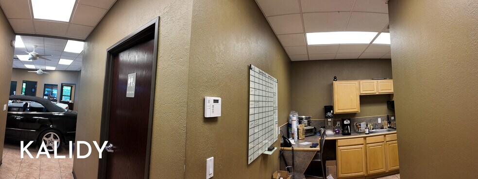 More Photos Of 9615 Broadway Ext Service Rd, Oklahoma City Auto Dealership For Lease