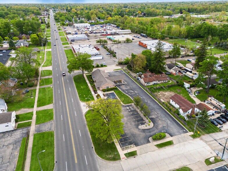 More Photos Of 29049 Joy Rd, Westland Bank For Lease