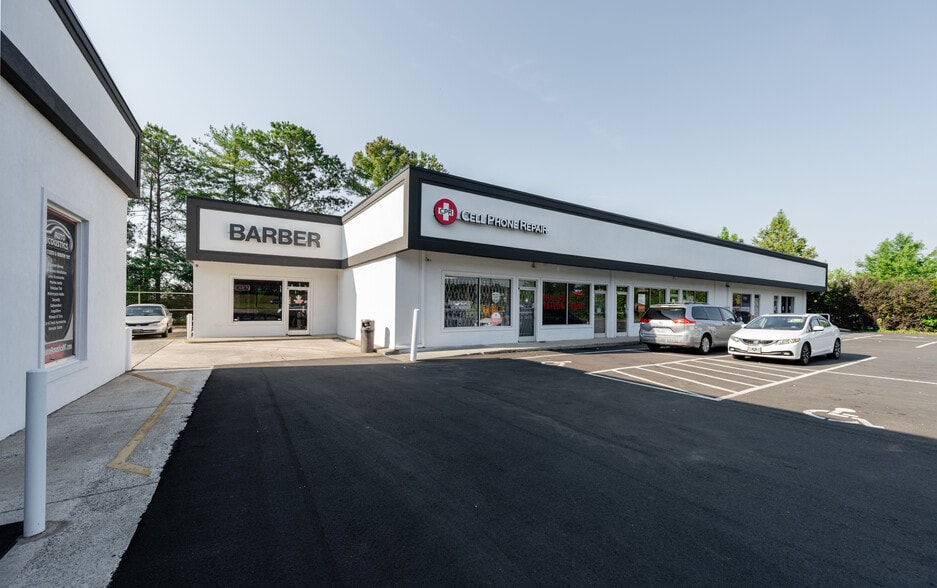 More Photos Of 4125 Durham Chapel Hill Blvd, Durham General Retail For Lease