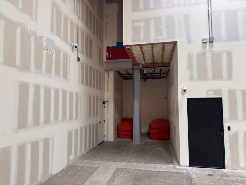 More Photos Of 2150 N Trabajo Dr, Oxnard Warehouse For Lease