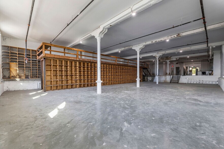 More Photos Of 603 W McMicken Ave, Cincinnati Light Manufacturing For Lease