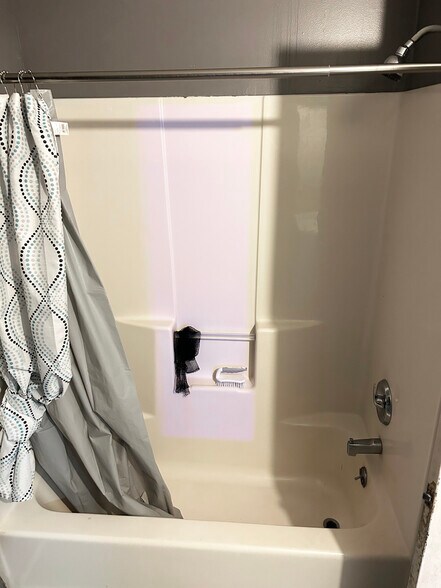 More Photos Of 1009 Bryant Way, Bowling Green Apartments For Sale