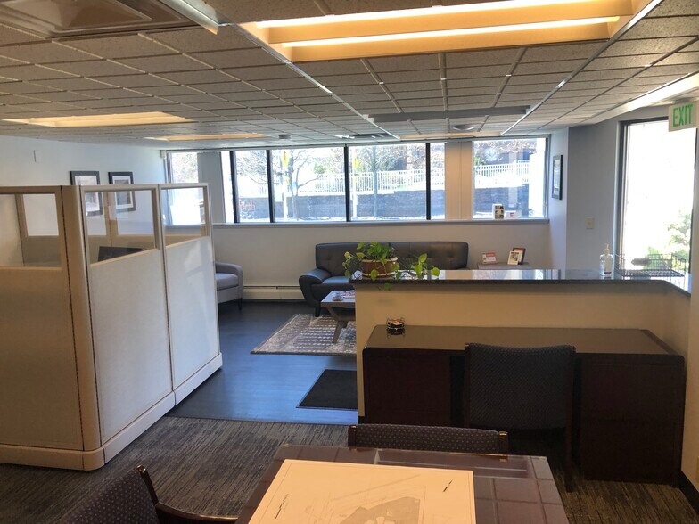 More Photos Of 1087 Forest Ave, Portland Office For Sale