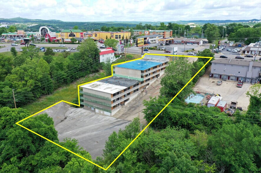 More Photos Of 1900 W 76 Country Blvd, Branson Hotel For Sale
