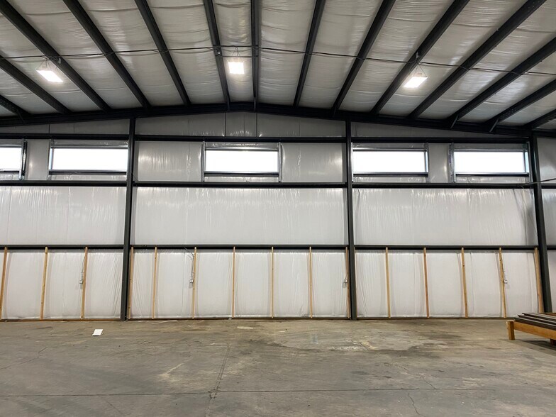 More Photos Of 1385 Industrial Ave, Woodburn Warehouse For Lease