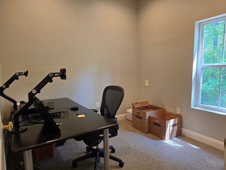 More Photos Of 181 Bluffton Rd, Bluffton Office For Lease