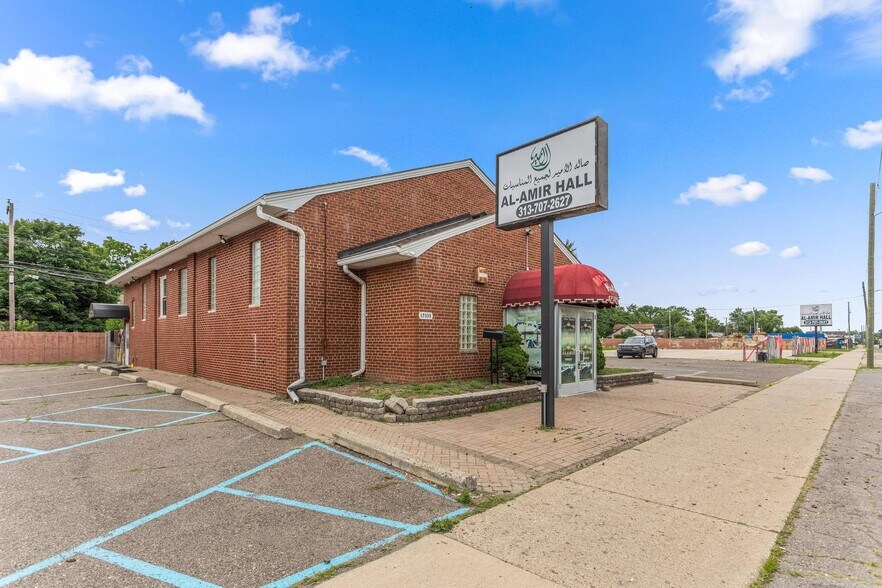 More Photos Of 17355 Allen Rd, Melvindale Freestanding For Sale