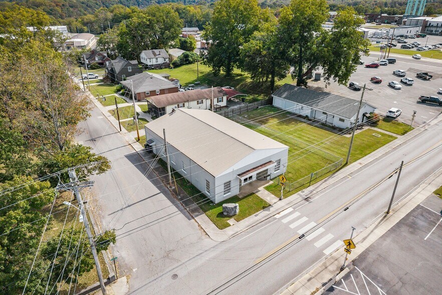More Photos Of 310 N Spring St, McMinnville General Retail For Sale