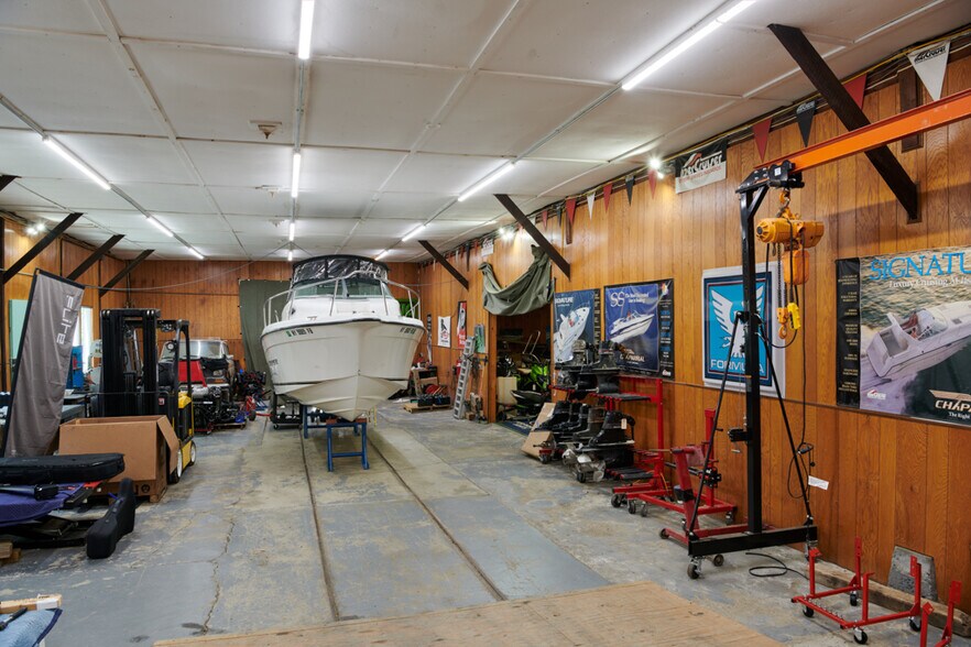 More Photos Of 1881 Pilot Knob Rd, Kattskill Bay Marina For Sale