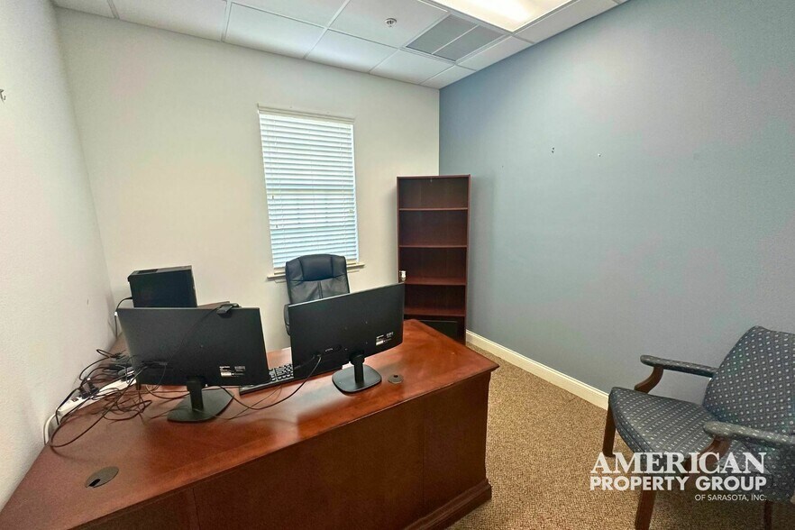 More Photos Of 5672-5674 Marquesas Cir, Sarasota Medical For Sale