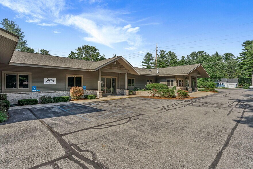 More Photos Of 3819 4 Mile Rd N, Traverse City Office For Sale